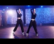 K-dance mirrored