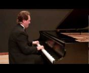 MauColi The Pianoman