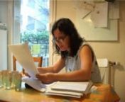Un documentaire de 37minutesnnFarida Belghoul, enseignante dans un lycée de la banlieue nord de Paris, a décidé de déscolariser ses propres enfants. Estimant que le système scolaire est en plein naufrage, elle veut sauver les siens,comme elle dit. Elle se bat tous les jours pour faire vivre son école à huis clos.nnPour suivre l&#39;actualité de Samia Chala, rendez vous sur son blog : http://www.chala.fr/nnPour découvrir le dernier projet de Farida Belghoul, le dispositif REID : http://reid.