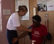 Léonie Matteau, récipiendaire du Prix de L&#39;OEUVRE LÉGER 2010 remis dans le cadre du gala Forces Avenir au collégial, est allée en stage en Haïti. Étudiante en soins infirmiers, elle a donné un coup de main au centre de santé de La Brousse, dans une région très isolée de ce pays éprouvé.nnPour en savoir plus sur les programmes destinés aux jeunes du collégial, visitez notre site Web: http://leger.org/actions-au-quebec/jce/