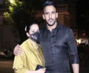 Ekta Kapoor Diwali Party 2020: Mom-to-be Anita Hassanandani decked in a golden ethnic attire arrived with her husband Rohit Reddy for the bash. Looking like a complete diva, the actress smiled for the paps and posed stylishly with husband. The TV actress wore a customised mask with ‘A H R’ written on it! Those are the initials of her full name, Anita Hassanandani Reddy. Anita’s husband, Rohit sported a black kurta pyjama for the celebration night. TV and Bollywood celebrities like Mouni Ro