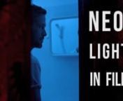 Vídeo recopilatorio de luces de neón en más de 60 películas.nEditado por Nacho OzoresnMúsica: