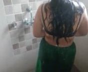 saree bathing photoshuite from saree bathing