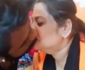 Aunty kissing with boyfriend from aunty with boyfriend