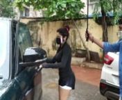 Even the Mumbai rains couldn’t stop Janhvi Kapoor, Rakul Preet Singh, Dhvani Bhanushali, Zareen Khan, Pooja Hedge and others from hitting the gym; Watch. Incessant rains in the city haven’t bothered these celebs as they head out to kick-start their weekends with a dose of a good workout. As Mumbai opens in a regulated manner and monsoon showers take over the city, the tinsel town belles got fitness on their mind. While the downpour did not deter Janhvi Kapoor’s plan to hit the gym, Pooja H