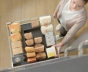 A larder unit that offers plenty of storage space, with inner pull-outs that can be designed individually, and which gives you easy access to items from all sides.This is the convenient and ergonomic way to store provisions. Practical for use in the kitchen, living room, bedroom, bathroom or hall.