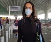Manushi Chhillar forgets to remove the price tag from her top, suffers a major OOPS moment as she gets snapped at the airport. The actress, who is all set to debut opposite Akshay Kumar in ‘Prithiviraj’, was seen making her way inside the airport in a haste. She was spotted in a chic casual ‘airport look’. However, what caught everyone’s attention was the evident pricetag that hanged onto her turtle neck black top, which was visible to all. While entering the airport in a hurry, she en