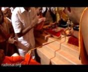 In Oct 2009 Baba visited Hadshi in Maharashtra and spent over a week in the mandir specially built for Him. This video is a peek into the Sai Blossom Product, &#39;A Shrine is Born&#39;.
