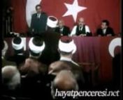 İskilipli Âtıf Hoca / Kelebekler Sonsuza Uçar, 1993 yapımı Türk filmidir.nnMehmed Âtıf, Âtıf Hoca, İskilipli Mehmed Âtıf Hoca, İskilipli Mehmed adlarıyla bilinen döneminin önde gelen bu isminin, Şapka Kanunu&#39;na muhalefet etmek suçlamasıyla cumhuriyetin kuruluş yıllarında yargılanmasını ve idam edilmesini anlatır.nnYönetmenliğini Mesut Uçakan&#39;ın yaptiğı filmin senaryosu Mesut Uçakan, müzikleri ise Özhan Eren&#39;e aittir.
