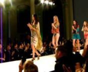 Kareena&#39;s runway show at Style Fashion Week LA