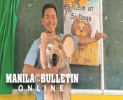 Jeric Maribao, a teacher from Bonifacio, Misamis Occidental, is admired by the netizens as he showcases a unique teaching strategy to encourage his students to go to school everyday.&#60;br/&#62;&#60;br/&#62;To watch the latest updates on COVID-19, click the link below:&#60;br/&#62;https://www.youtube.com/playlist?list=PLszabx2vTIioygngncFLCuHXw5arFUkSx&#60;br/&#62;&#60;br/&#62;Subscribe to the Manila Bulletin Online channel! - https://www.youtube.com/TheManilaBulletin&#60;br/&#62;&#60;br/&#62;Visit our website at http://mb.com.ph&#60;br/&#62;Facebook: https://www.facebook.com/manilabulletin&#60;br/&#62;Twitter: https://www.twitter.com/manila_bulletin&#60;br/&#62;Instagram: https://instagram.com/manilabulletin&#60;br/&#62;Tiktok: https://www.tiktok.com/@manilabulletin&#60;br/&#62;&#60;br/&#62;#ManilaBulletinOnline&#60;br/&#62;#ManilaBulletin&#60;br/&#62;#LatestNews