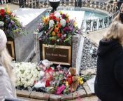 &#60;p&#62;Lisa Marie Presley was remembered by family, friends, and mourners in a memorial service at Graceland on Jan. 22. See pictures from the ceremony here in our video.&#60;/p&#62;