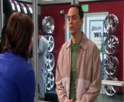 When Sheldon learns that his mother won’t attend his wedding unless he invites his brother, Georgie (Jerry O’Connell), he and Leonard travel to Texas to end a family feud.