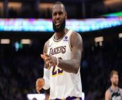 LeBron James Scores 31 Points Despite Ankle Issues from lake kiss