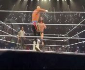 Fans Pays Tribute to Bray Wyatt During Cody Rhodes vs Drew Mclntyre Match