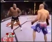 Light heavyweights: Rashad Evans (17-0-1) def. Chuck Liddell (21-6) &#60;br/&#62;How: TKO, 1:51 Round 2 &#60;br/&#62;Key moment: Evans, after not having landed many strikes, suddenly connected with a punishing overhand right that knocked Liddell out. &#60;br/&#62;Analysis: Liddell made the same mistake he made when he lost his light heavyweight belt last year to Quinton â€œRampageâ€ Jackson. He went to throw an uppercut and Evans caught him with a booming overhand right. The win will zoom Evans to the top of the division and places him squarely among the UFCâ€™s elite at 205 pounds. Liddell has lost three of his last four and there at least has to be thought if heâ€™s come to the end of the line of a spectacular career.