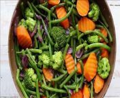 SAUTE MIXED VEGGIES _ How to saute mixed veggies _ Broccoli, Carrots, Onions &amp; Green Beans (Michiri)