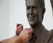 Sculptor creates statue of Tony Blair in Kosovo to honour &#39;Tonibler&#39; cult Reuters