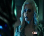 Barry (Grant Gustin) and the team meet Tracy Brand (guest star Anne Dudek), a scientist, who may be the key to stopping Savitar.