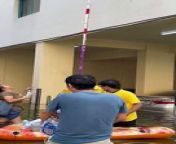 Sharjah floods: volunteers deliver in high rise using ropes from tightness in toes