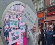 Dubliners wave to New Yorkers through &#39;portal&#39; connecting citiesSource Dublin City Council