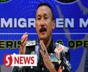 The Immigration Department and Home Ministry are exploring the implementation of a quick response (QR) code system at several main entry points of the country to address congestion issues.&#60;br/&#62;&#60;br/&#62;Immigration director-general Datuk Ruslin Jusoh said studies on the use of QR codes at the country’s entry points have been carried out, with the current phase focusing on testing.&#60;br/&#62;&#60;br/&#62;WATCH MORE: https://thestartv.com/c/news&#60;br/&#62;SUBSCRIBE: https://cutt.ly/TheStar&#60;br/&#62;LIKE: https://fb.com/TheStarOnline